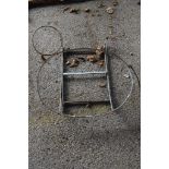 METAL PLANT STAND