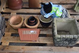 THREE PLANTERS AND A QUANTITY OF PLASTIC PLANT POTS