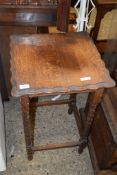 EARLY 20TH CENTURY OAK OCCASIONAL TABLE, 44CM WIDE