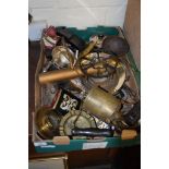 BOX CONTAINING MAINLY METAL ITEMS, BRASS ASHTRAYS ETC