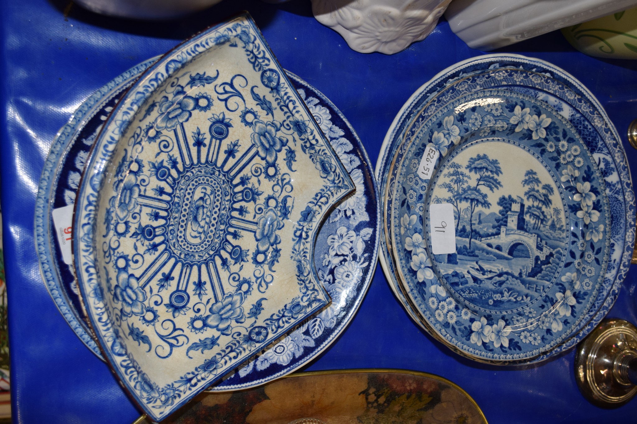 MID-19TH CENTURY BLUE AND WHITE POTTERY WARES IN TYPICAL PRINTS