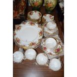 QUANTITY OF ROYAL ALBERT OLD COUNTRY ROSES TEA WARES INCLUDING SIX DINNER PLATES, SIX TEA CUPS,