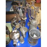 PLATED ITEMS AND PEWTER TANKARDS INCLUDING TWO METAL CANDLESTICKS WITH OWL DECORATION