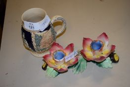 GROUP OF CERAMIC ITEMS INCLUDING SMALL WADE TRAYS, TWO CERAMIC FLOWERS