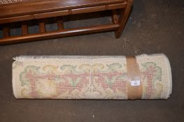 STYLISED FLORAL PATTERN RUNNER, WIDTH APPROX 71CM