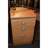 BEDSIDE CHEST OF DRAWERS, WIDTH APPROX 40CM