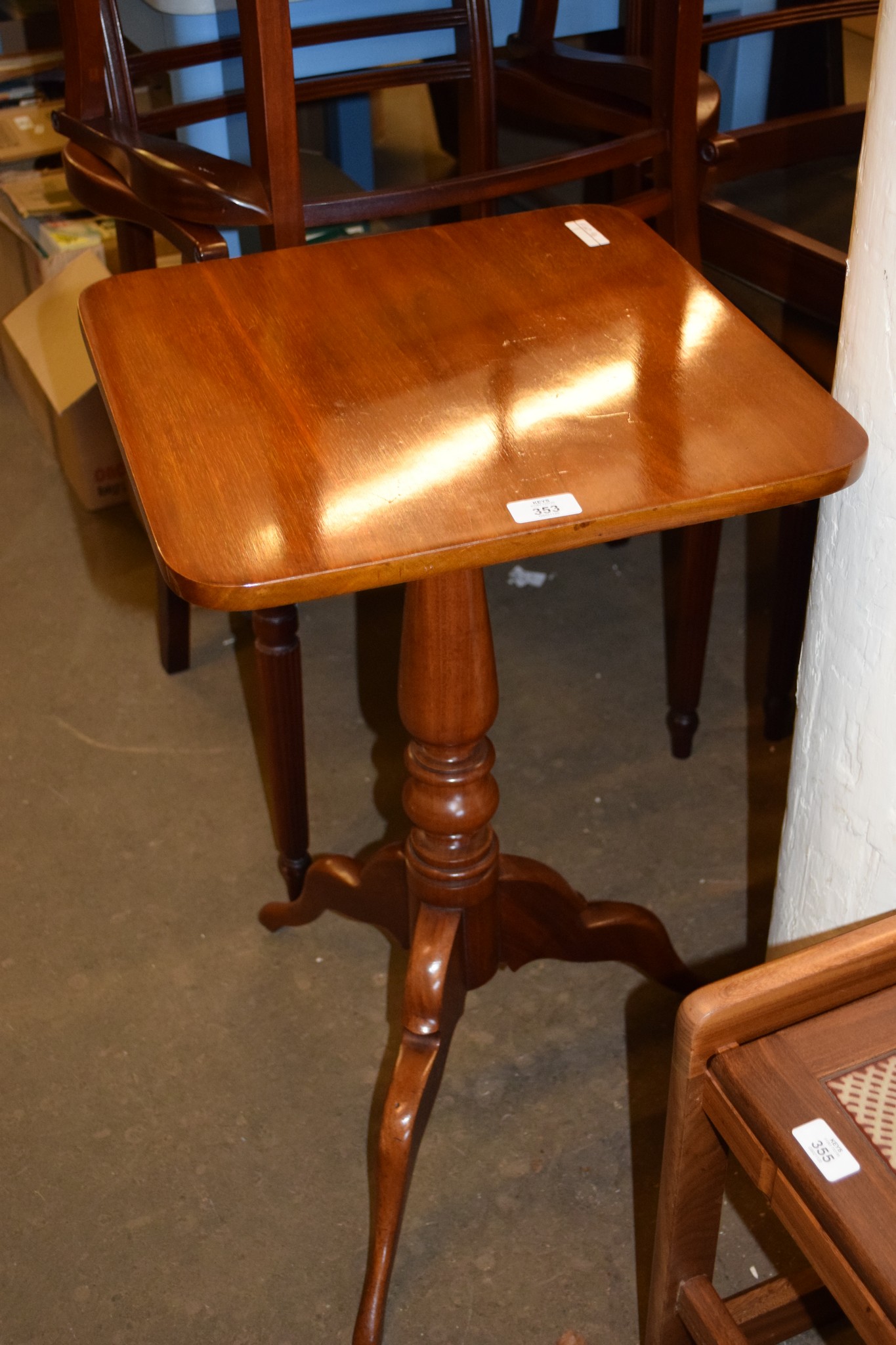 SMALL EARLY 20TH CENTURY FOLDING SIDE TABLE, APPROX 42CM SQUARE