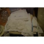 COLLECTION OF TABLE LINENS