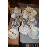 MIXED LOT INCLUDING A TEA POT AND CUPS AND SAUCERS, ALSO A MEISSEN LOBED SAUCER AND DRESDEN SAUCER