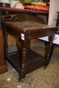 SMALL SQUARE OCCASIONAL TABLE WITH TURNED LEGS, WIDTH APPROX 46CM