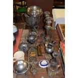 GROUP OF METAL WARES INCLUDING A TEA URN