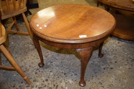 SMALL MID-20TH CENTURY CIRCULAR OCCASIONAL TABLE, WIDTH APPROX 61CM