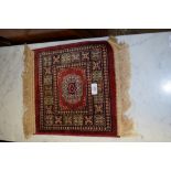 RUG SAMPLE, WIDTH APPROX 34CM