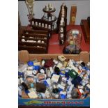 EXTENSIVE QUANTITY OF THIMBLES, VARIOUSLY DECORATED WITH FLOWERS AND MOTTOS