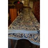 LARGE CARPET WITH STYLISED FLORAL DESIGN, WIDTH APPROX 274CM