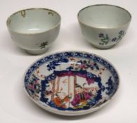 Two Lowestoft tea bowls together with an 18th century Chinese export porcelain saucer (cracked) (3)