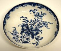 Large Lowestoft porcelain saucer with Mansfield type pattern, 13cm diam