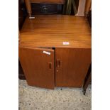 SMALL CIRCA 1970S HI-FI/RECORD STORAGE UNIT, WIDTH APPROX 53CM