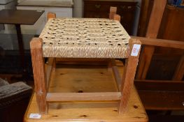 SMALL JOINTED STOOL, WIDTH APPROX 32CM