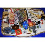 TRAY OF MODERN DOLLS, ORNAMENTS, COLLECTIBLES ETC