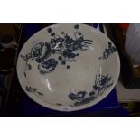 LARGE BOWL CONTAINING BLUE AND WHITE ITEMS INCLUDING PEARLWARE PLATES