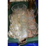 BOX CONTAINING GLASS WARES INCLUDING A CUT GLASS VASE AND FRUIT BOWL