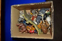 SMALL BOX CONTAINING LEAD FARMYARD ANIMALS, SOME BY BRITAINS