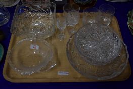 TRAY OF GLASS WARES INCLUDING FRUIT BOWL