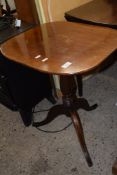 MAHOGANY OCCASIONAL TABLE RAISED ON A TURNED COLUMN ON THREE LEGS, APPROX 54 X 46CM