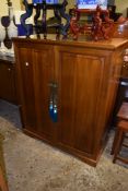 ORIENTAL STYLE MAHOGANY FITTED SIDE CABINET, 96CM WIDE