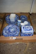 TRAY CONTAINING QUANTITY OF SPODE ITALIAN PATTERN DINNER WARES INCLUDING PLATES, SIDE PLATES,