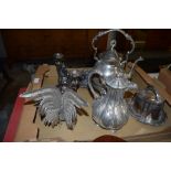 QUANTITY OF PLATED WARES INCLUDING KETTLE AND STAND, TWO TAPER STICKS AND A CANDLESTICK