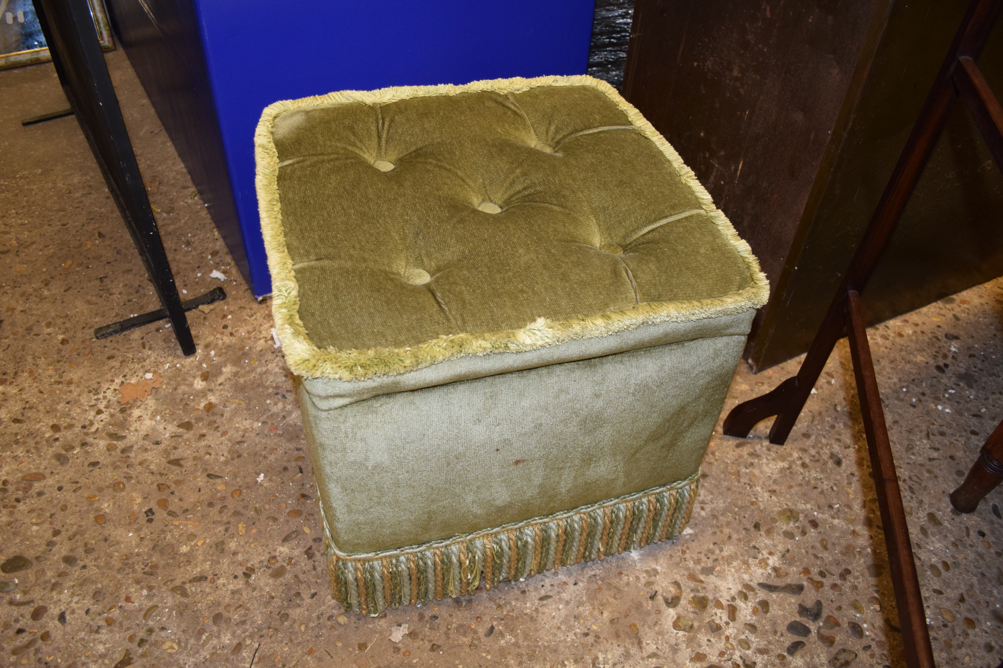 MODERN UPHOLSTERED OTTOMAN