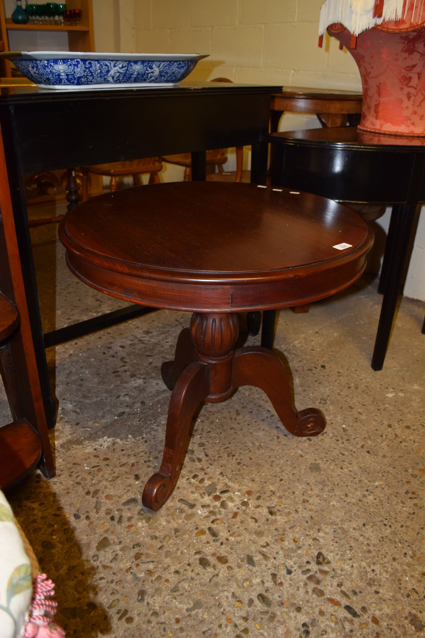 REPRODUCTION MAHOGANY CIRCULAR PEDESTAL TABLE, 70CM DIAM