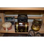 SMALL WOODEN JEWELLERY CASKET WITH BRASS FITTINGS TOGETHER WITH SOME ANTIQUE BISCUIT TINS