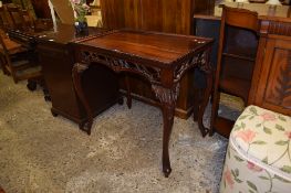 REPRODUCTION MAHOGANY SIDE TABLE, PIERCED FRONT ON CABRIOLE SUPPORTS, 82CM WIDE