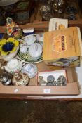 TRAY CONTAINING VARIOUS POTTERY ITEMS INCLUDING A HEREND TYPE VASE (A/F)