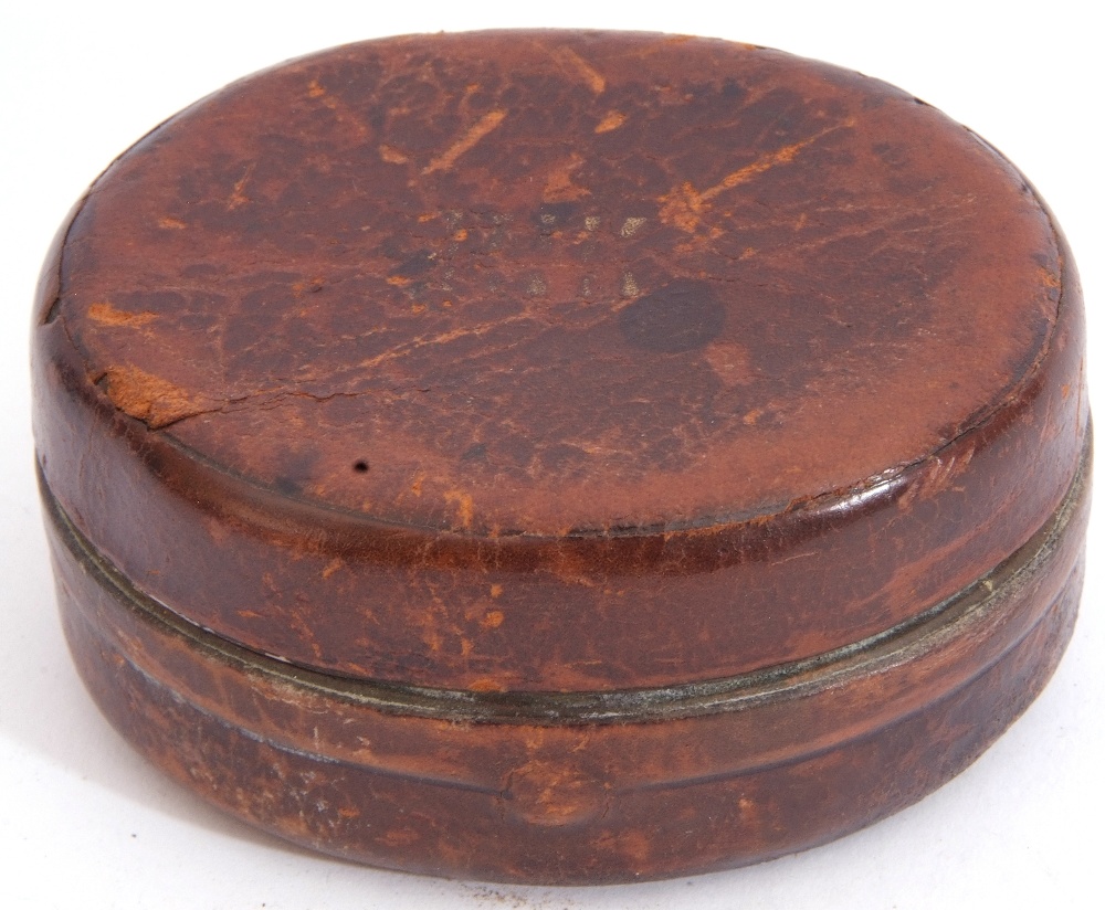Victorian leather encased and metal framed travelling double inkwell, the hinged lid opening to - Image 3 of 3