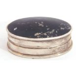 Modern hallmarked oval patch box and lid with niello top, 4.5cm x 3.2cm x 1.4cm, 29gms