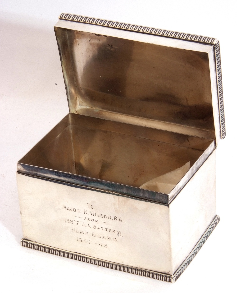 Mixed Lot: George VI solid silver box, of casket form, the hinged lid and base with gadrooned - Image 4 of 5