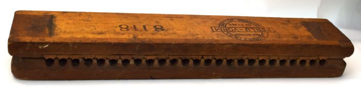 Perlu-Vorm vintage cigar press, origin of Holland