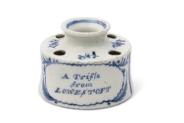 Rare Lowestoft inkwell, the centre inscribed "A trifle from Lowestoft" with floral sprig decoration,