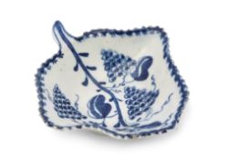 Lowestoft porcelain pickle dish with a fruiting grape design within a berry border, 10cm long