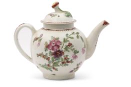 Lowestoft porcelain polychrome tea pot and cover decorated in Curtis style with flowers