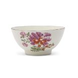 Lowestoft porcelain small bowl, polychrome decoration by the tulip painter, 10cm diam