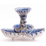 A Bow porcelain pickle dish or sweetmeat stand, the 4 shells decorated in blue with a grape and vine