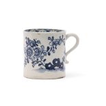 Lowestoft porcelain coffee can or small mug of gently tapering form, decorated in underglaze blue