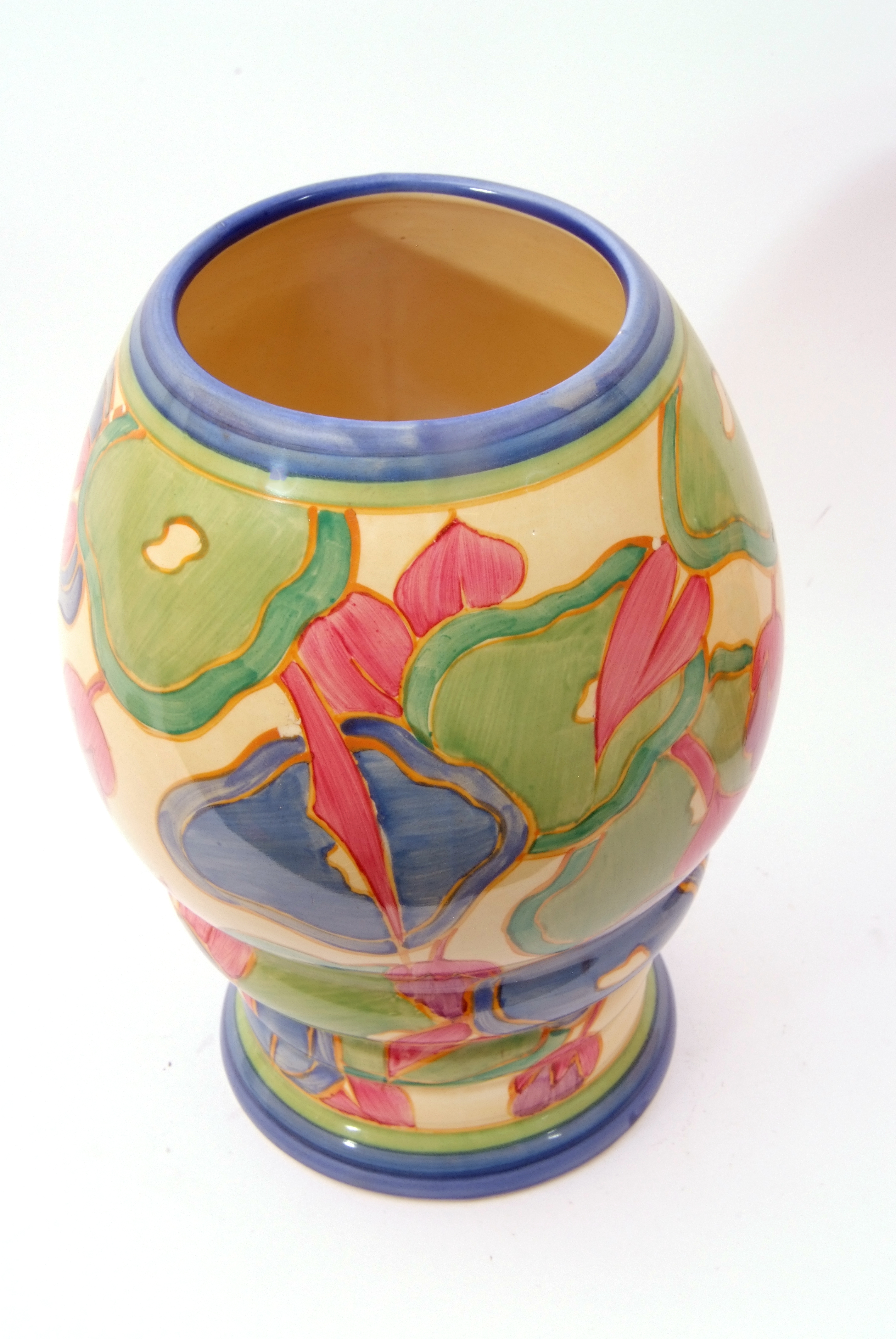 Clarice Cliff Bizarre Fantasque vase decorated with the blue chintz pattern, 22cm high - Image 4 of 6