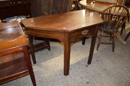 MAHOGANY SIDE TABLE OF CANTED FORM, 117CM WIDE