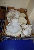 BOX CONTAINING CERAMIC ITEMS INCLUDING TEA WARES MADE BY WEDGWOOD, CUPS AND SAUCERS, TOGETHER WITH